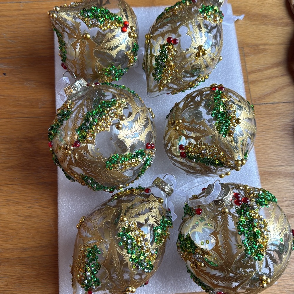 Frontgate Holiday Leaves Embellished Ornaments - Set of 6 - Picture 15 of 16